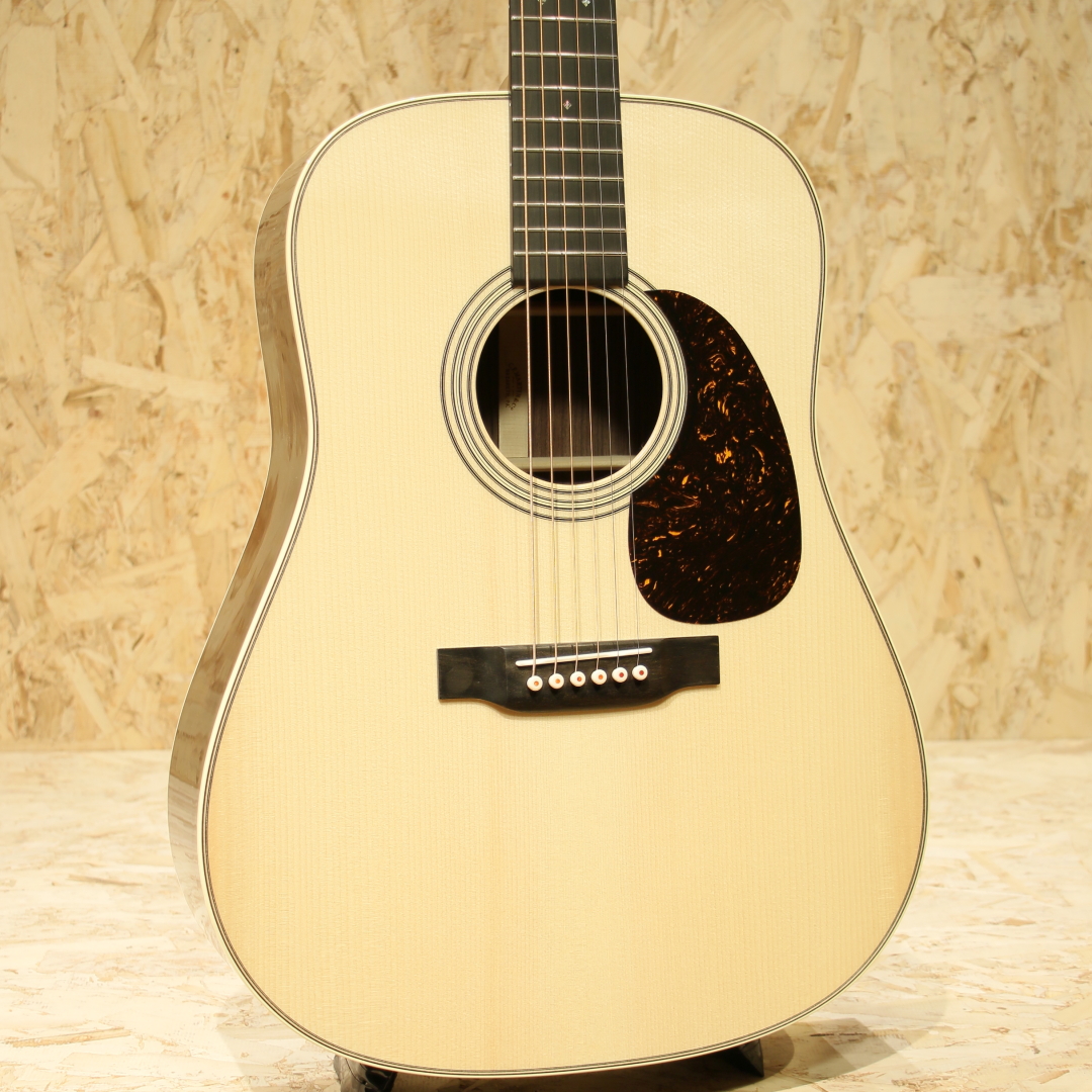 MARTIN Acoustic Guitar | 【MIKIGAKKI.COM】 総合TOP / 三木楽器