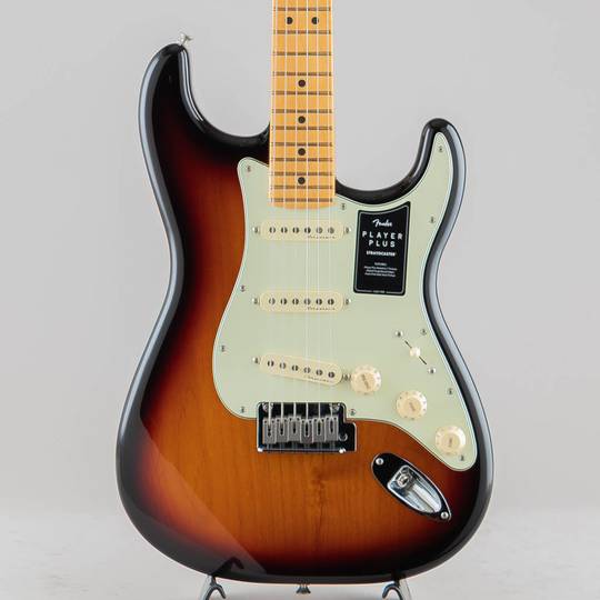 Player Plus Stratocaster/3-Color Sunburst/M