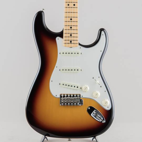 1968 Stratocaster Deluxe Closet Classic 3-Color Sunburst 2023