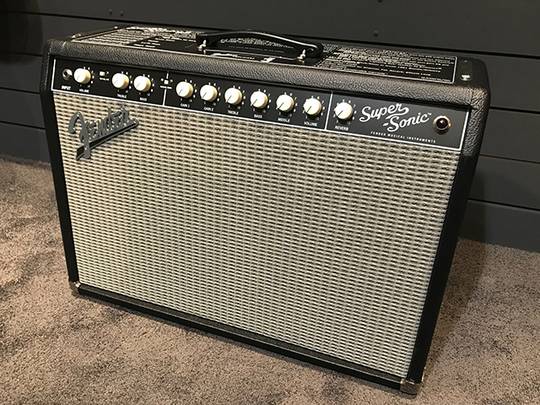 FENDER Super-Sonic 22 Combo/Black and Silver 商品詳細