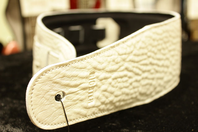 Richter BASS STRAP BEAVER'S TAIL  BELUGA WHITE  #1046 リヒター