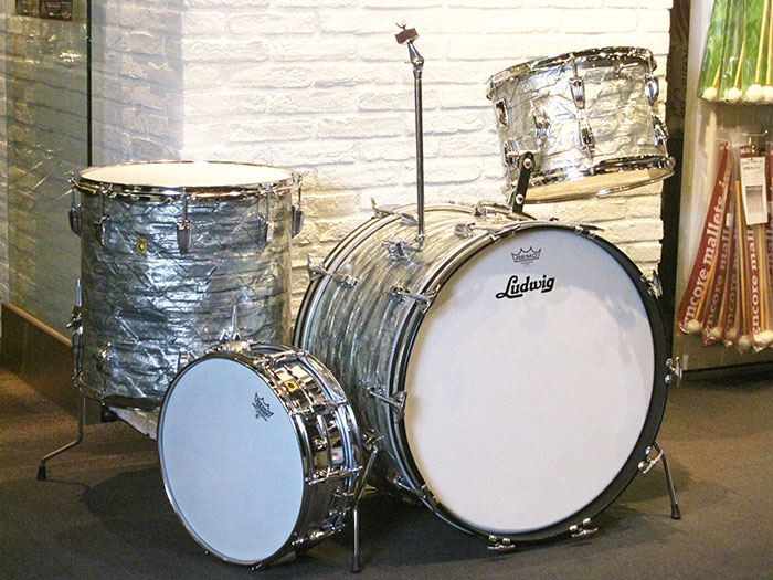 Ludwig 60's Super Classic Kit 22 16 13 Sky Blue Pearl w/L-400 Snare Drum ラディック