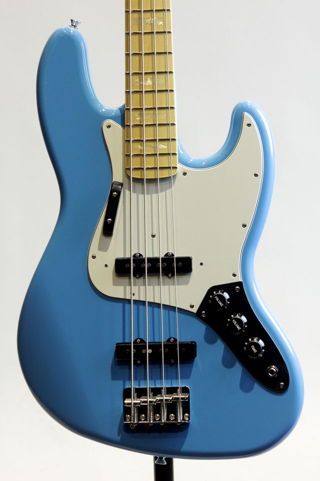 MADE IN JAPAN LIMITED INTERNATIONAL COLOR JAZZ BASS Maui Blue