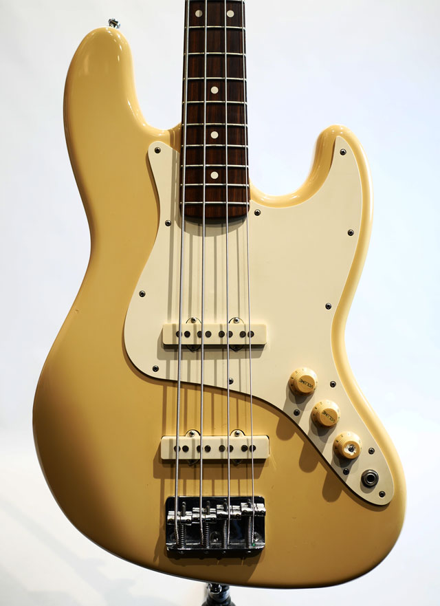 Standard Jazz Bass Ivory 1983