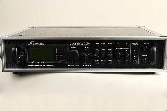 Fractal Audio Systems Axe-Fx II XL+ & MFC-101 Mk.III & EV-1セット