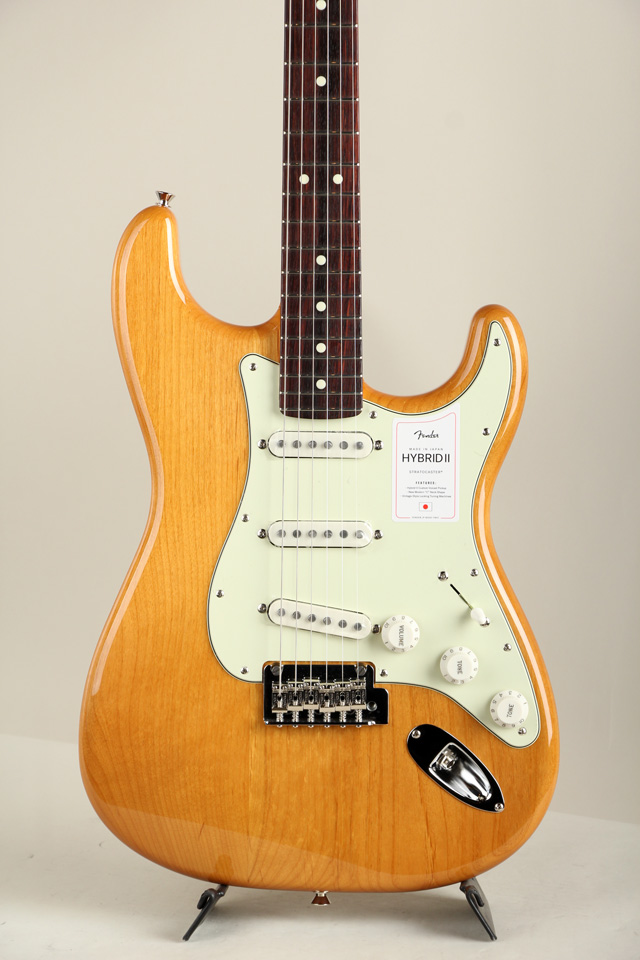 Made in Japan Hybrid II Stratocaster RW Vintage Natural