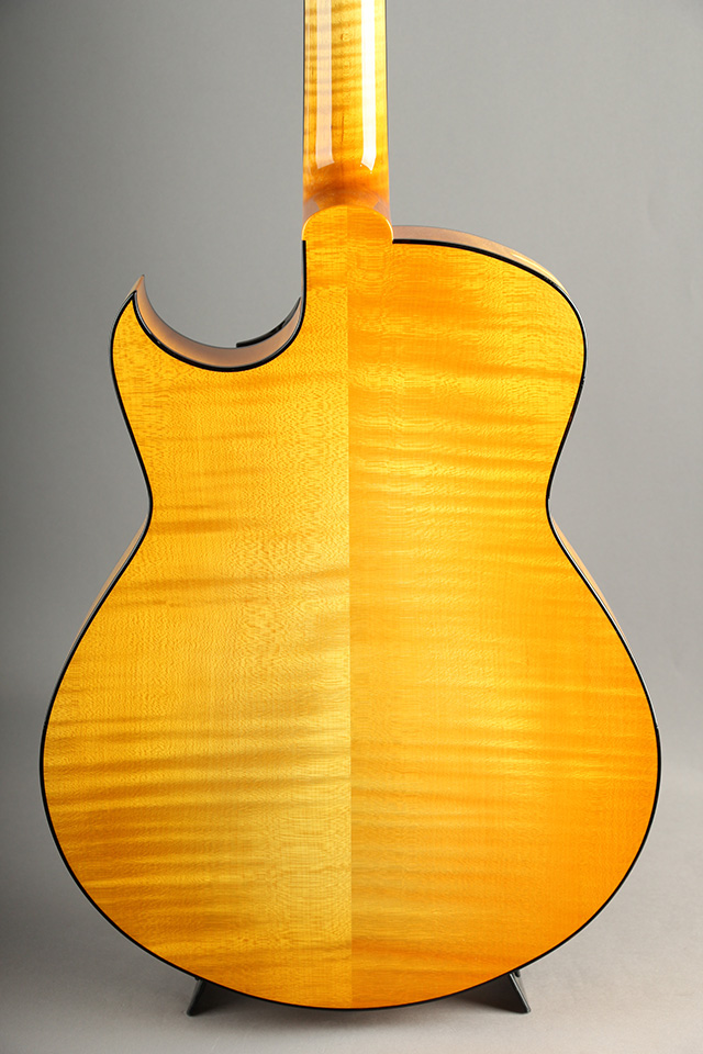 Marchione Guitars 15 inch Arch Top Swiss moon Spruce Top Swiss Flame Maple Side & Back マルキオーネ　ギターズ サブ画像4