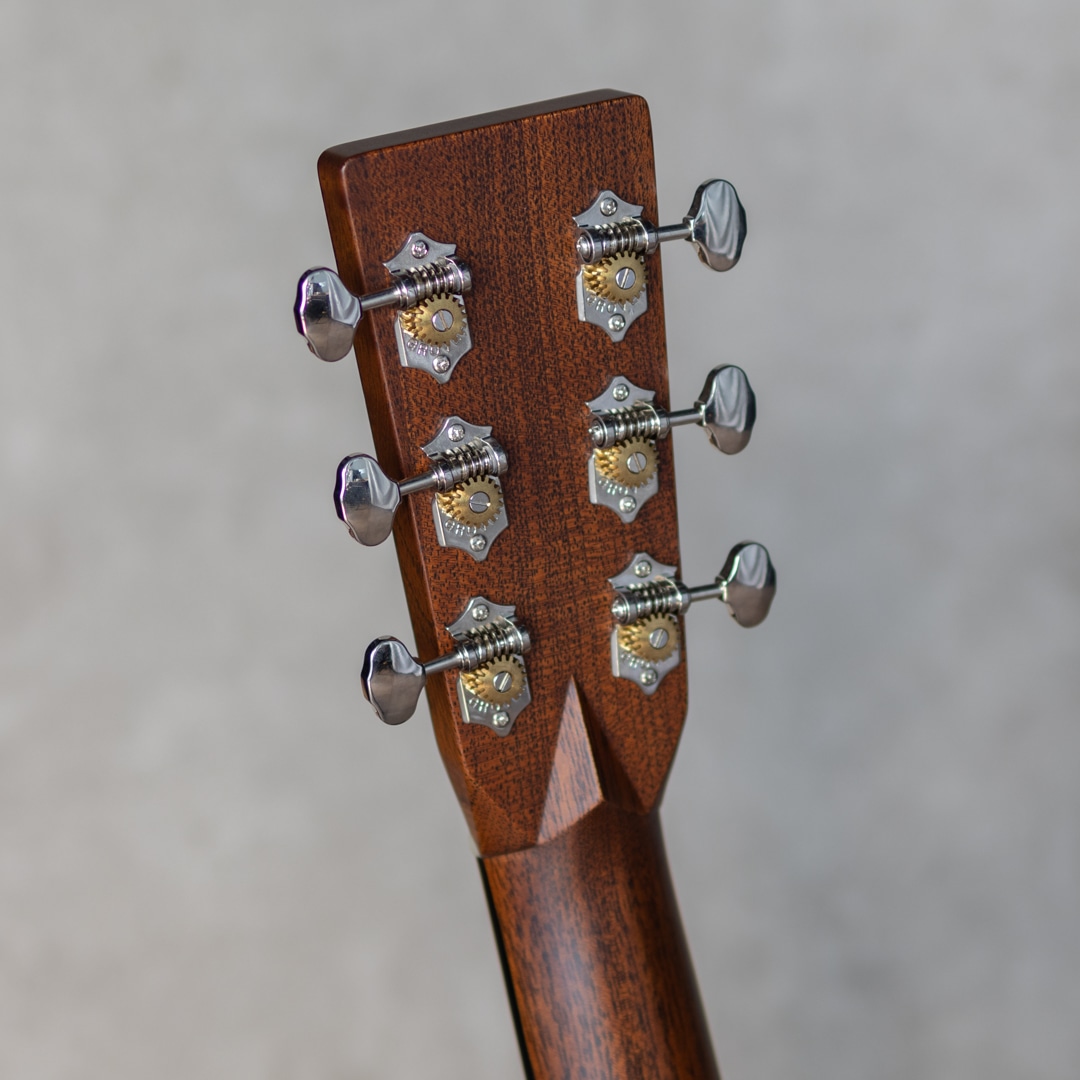 MARTIN HD-28 Standard 商品詳細 | 【MIKIGAKKI.COM】 Smalls guitar 