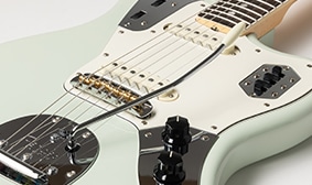 [塩塚モエカ MONI]