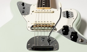 [塩塚モエカ MONI]