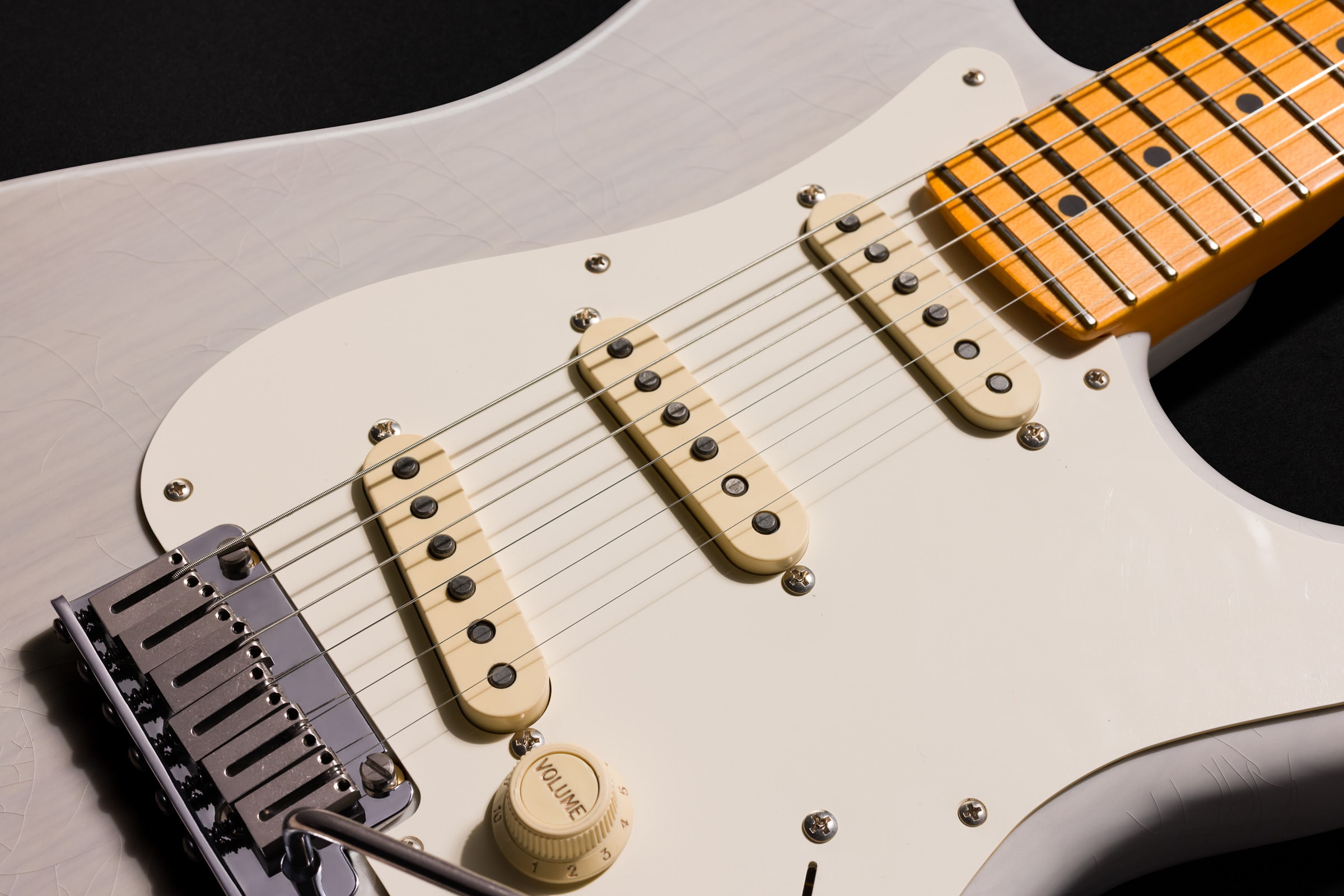 American Ultra Luxe Vintage '50s Stratocaster /3-Color Sunburst/Maple Fingerboard