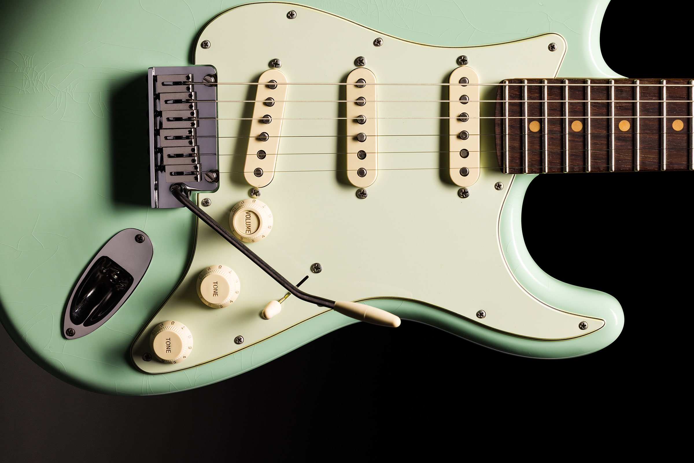 American Ultra Luxe Vintage '60s Stratocaster /Ice Blue Metallic/Rosewood Fingerboard