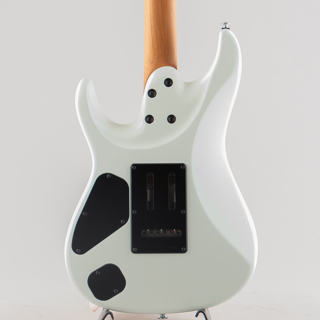 AZ2402 / Pearl White Flat