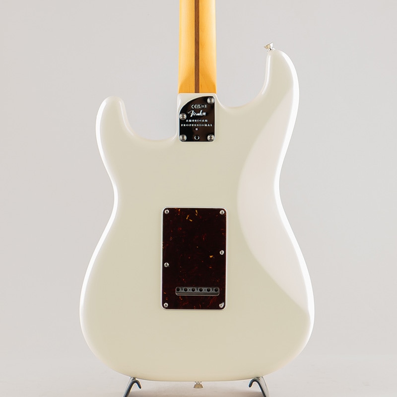 American Professional II Stratocaster /Olympic White/Rosewood Fingerboard