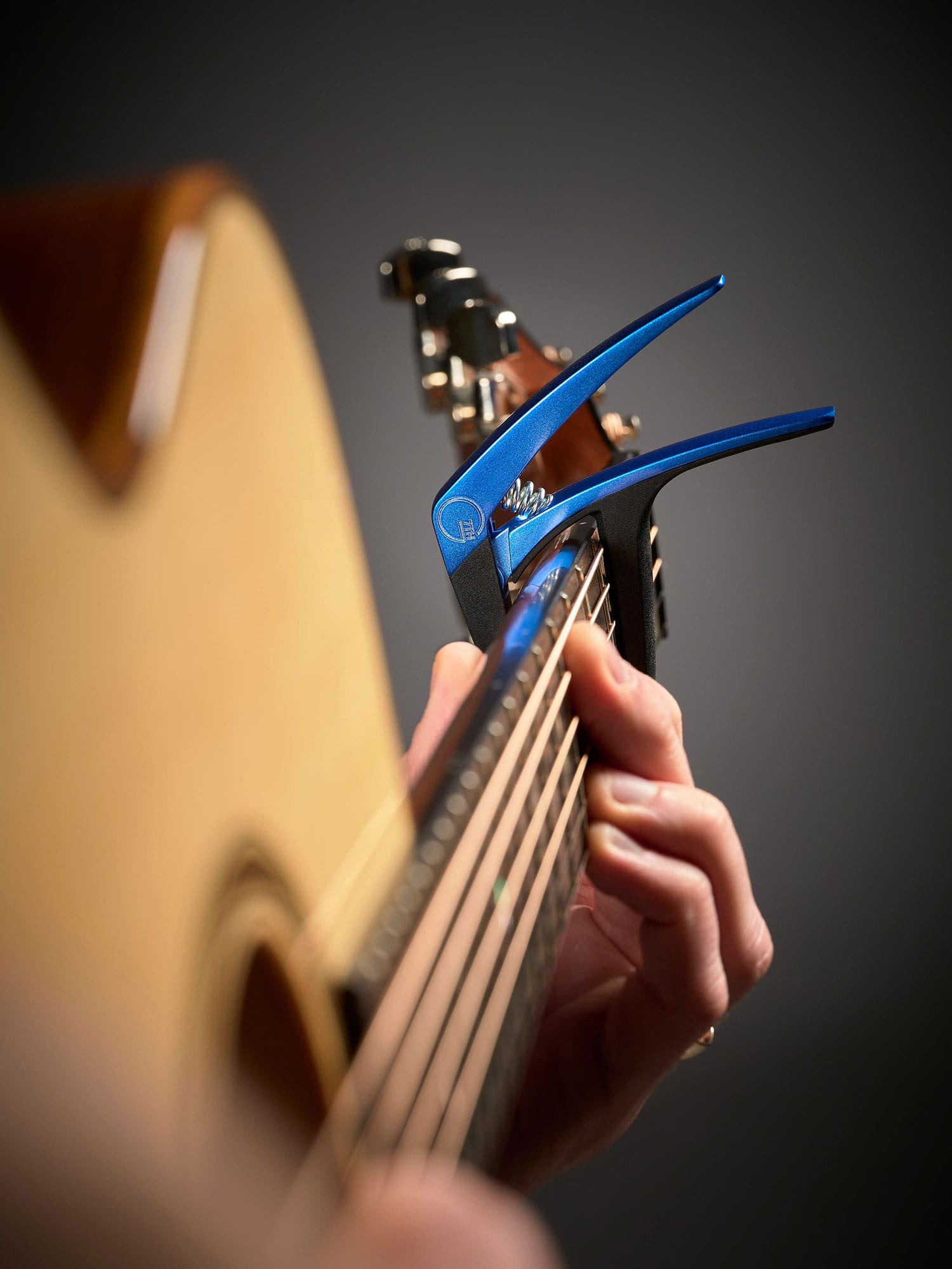Nashville Capo Blue メタリックブルーアコースティックギター ( 6弦 )用 メタリックブルー 梅田店