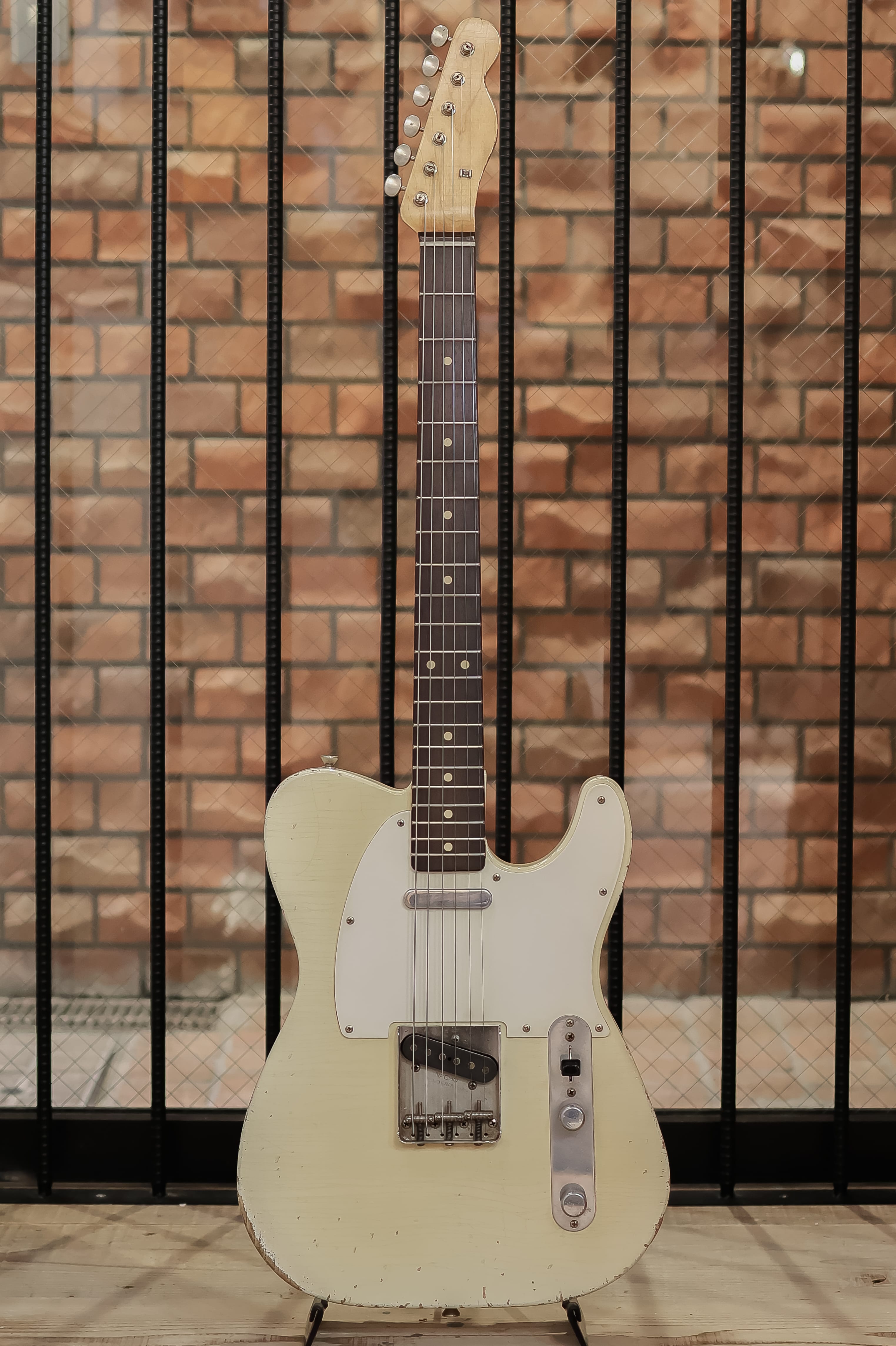 Early 60s Whiteguard #44281 Medium Aging Blonde Rosewood FB Medium
