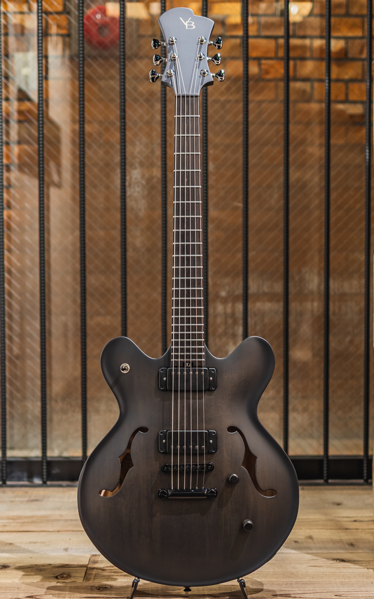 Model 35 Chambered Semi-hollow Black Smoke Sunburst Stain S/N:755