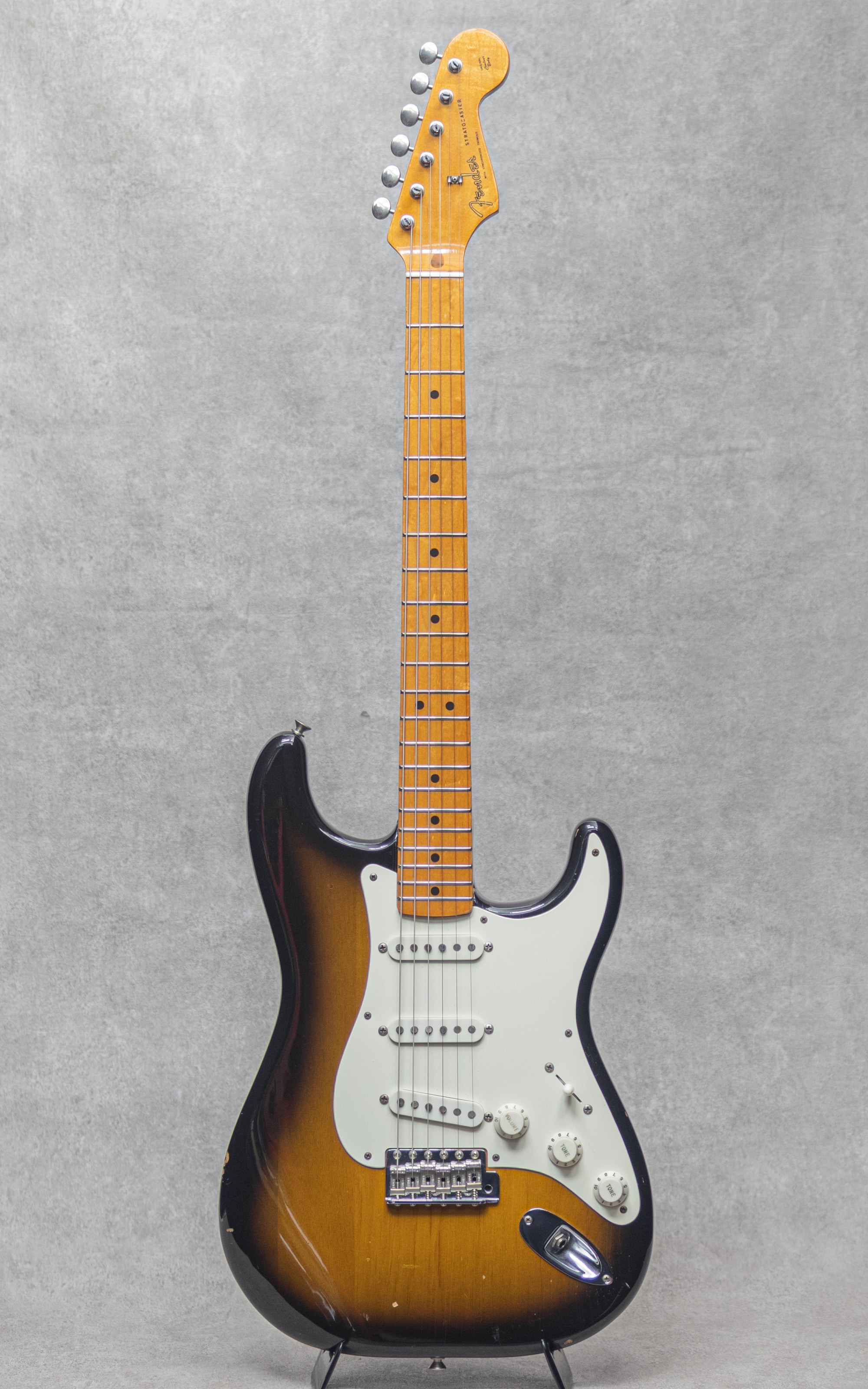 Vintage '57 Stratocaster Sunburst 2-Color Sunburst / 1982