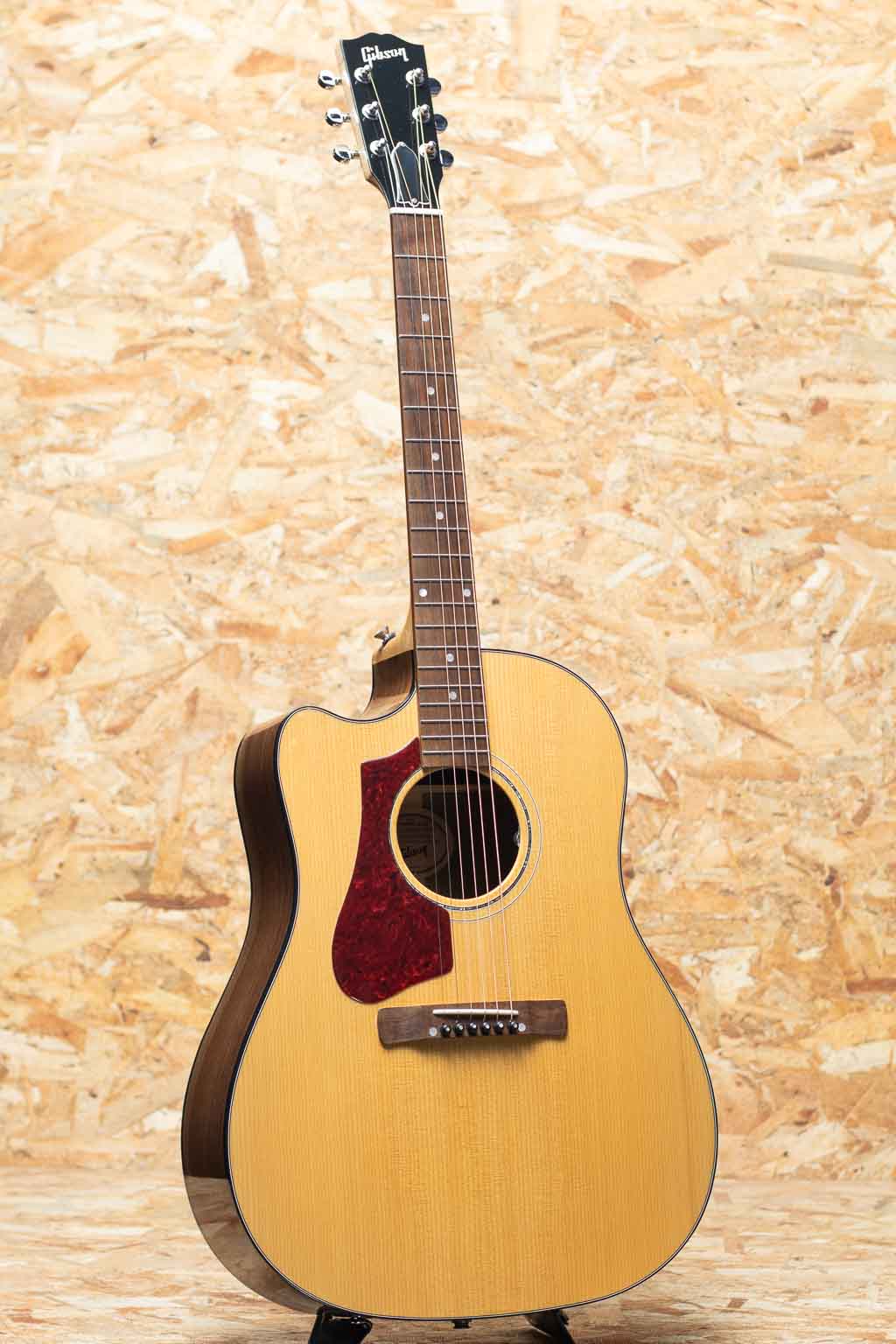 J-45 Walnut CEX AG LH 2017