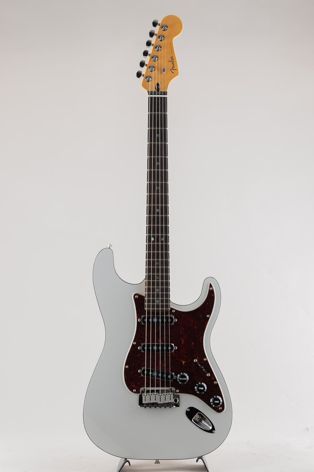 Made in Japan Limited Active Modern Stratocaster, Rosewood Fingerboard, Feather Gray