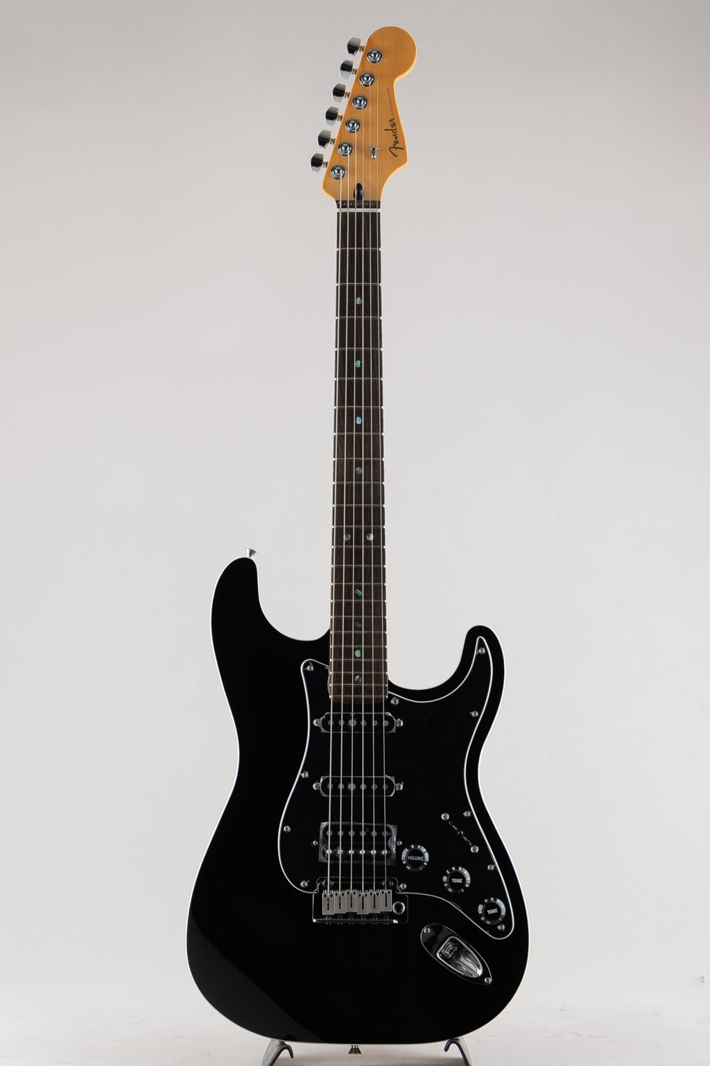 Made in Japan Limited Active Modern Stratocaster HSS, Rosewood Fingerboard, Black