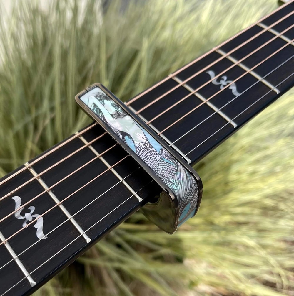 タリア カポ Thalia Capos DELUXE Series / Mermaid Chrome ギター 12インチフレットパッド付属