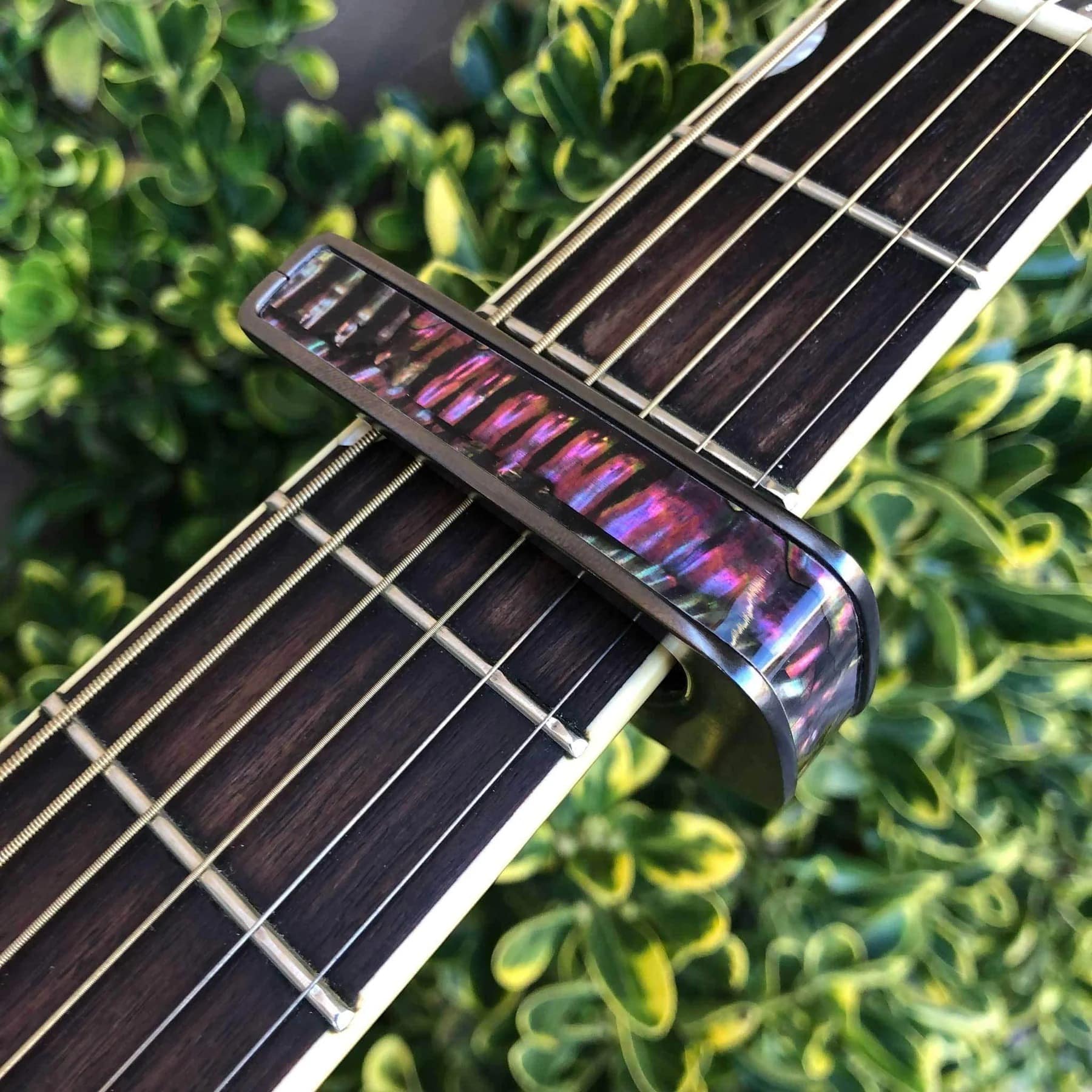 タリア カポ Thalia Capos Exotic Shell Series Aurora Abalone / Black Chrome / ギター 12インチフレットパッド付属