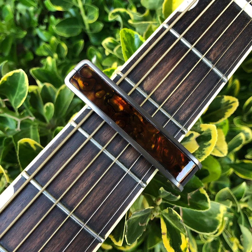 タリア カポ Thalia Capos Exotic Shell Series Kentucky Bourbon Abalone / Black Chrome / ギター 12インチフレットパッド付属