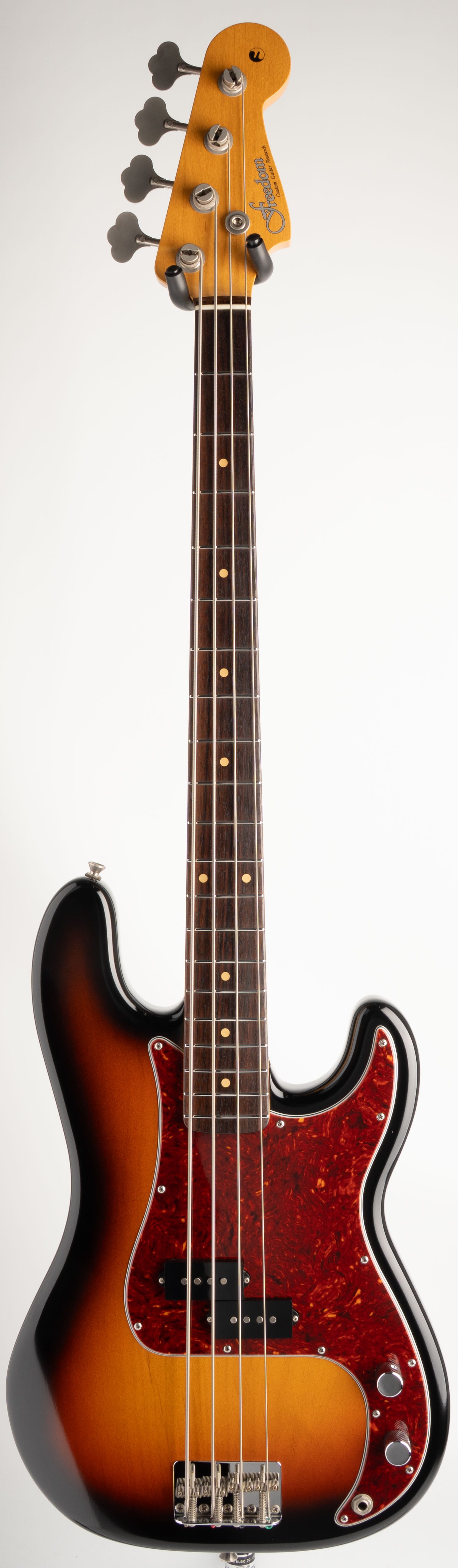 ベース Freedom Custom Guitar Research PB 4st Retro PB-4st (3Tone Sunburst Fade): ベース｜三木楽器公式通販サイト