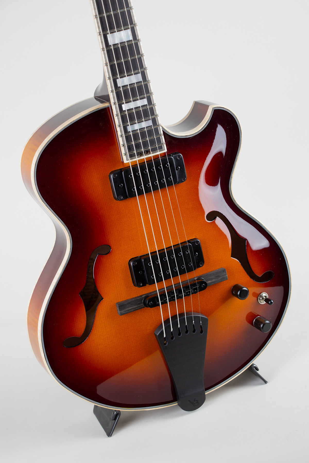Model 14 Archtop 2 Pickup Tabacco Burst High Gloss Topcoat