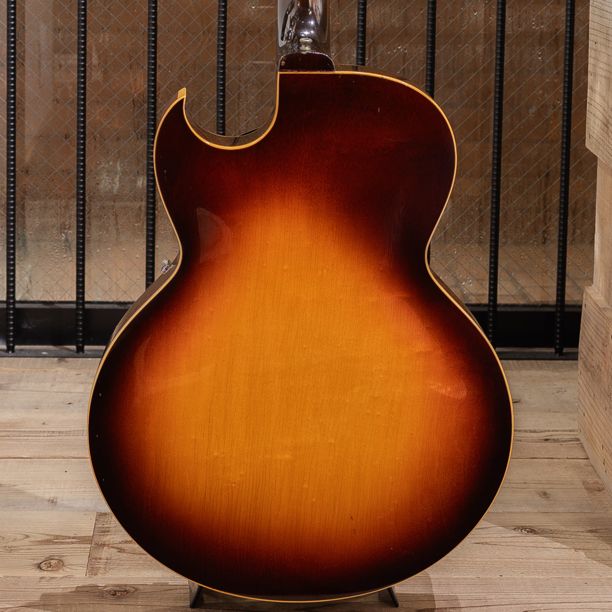 ES-175D Sunburst / 1970