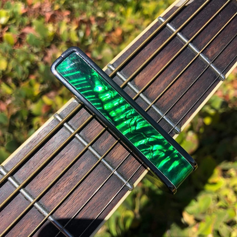 タリア カポ Thalia Capos Exotic Shell Series Emerald Green Abalone / 24K GOLD / ギター 12インチフレットパッド付属