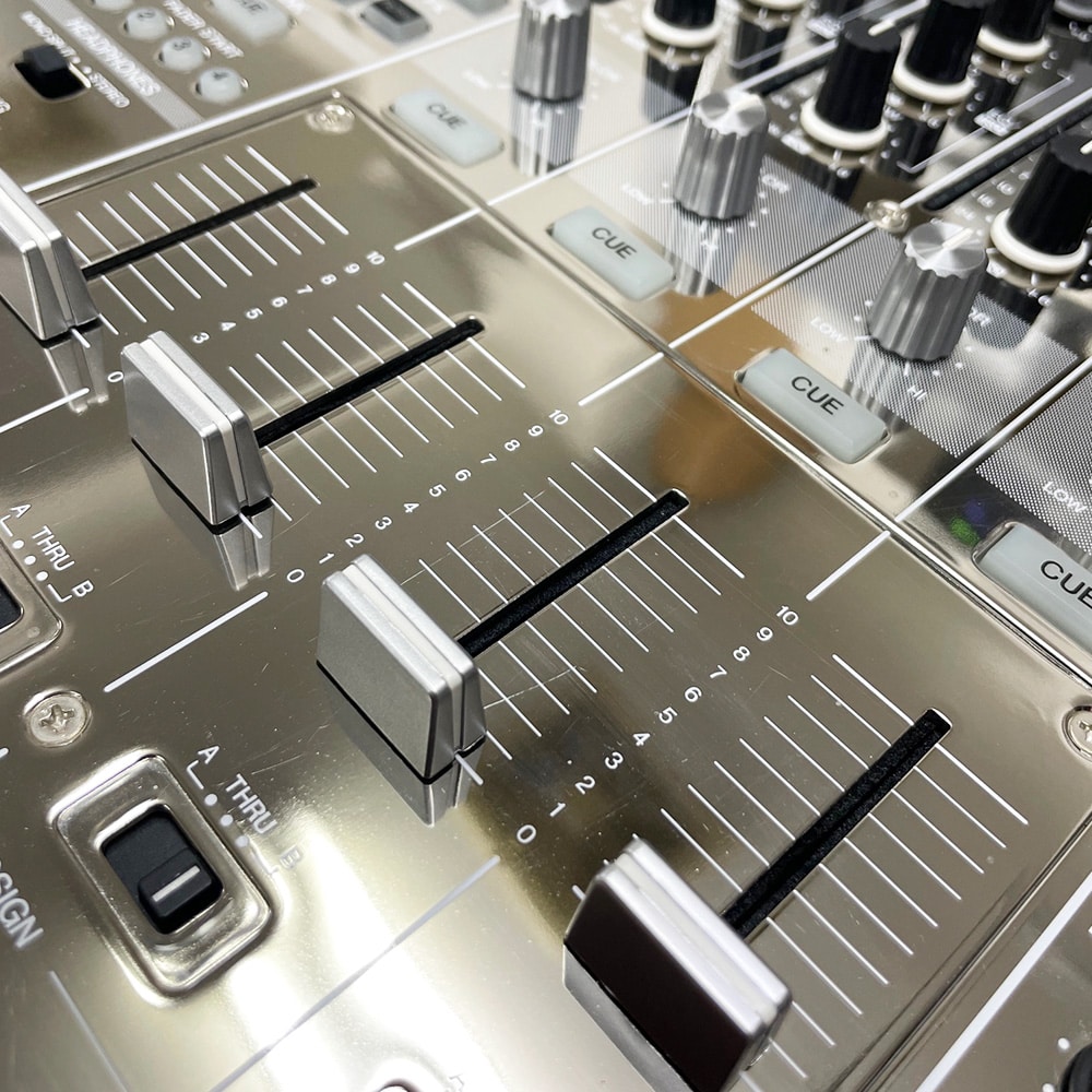 《中古品》 PIONEER DJミキサー DJM-900nexus Platinum Edition ×2台セット (2013年製 / シリアルNO入)