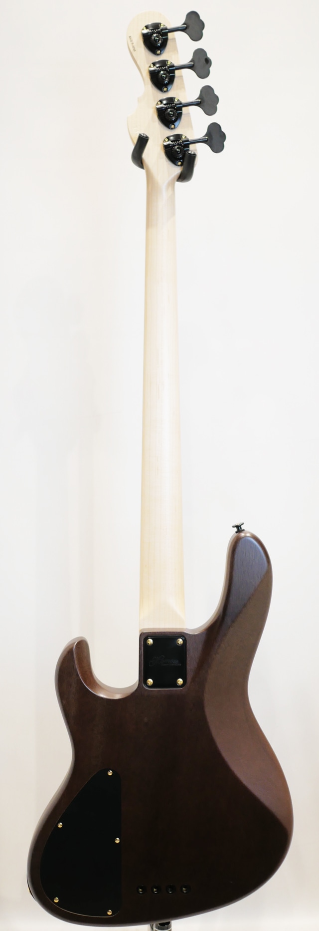 MJ24-MV-EWC PE/MH AC WSE'25 NA/BL-B-MAT