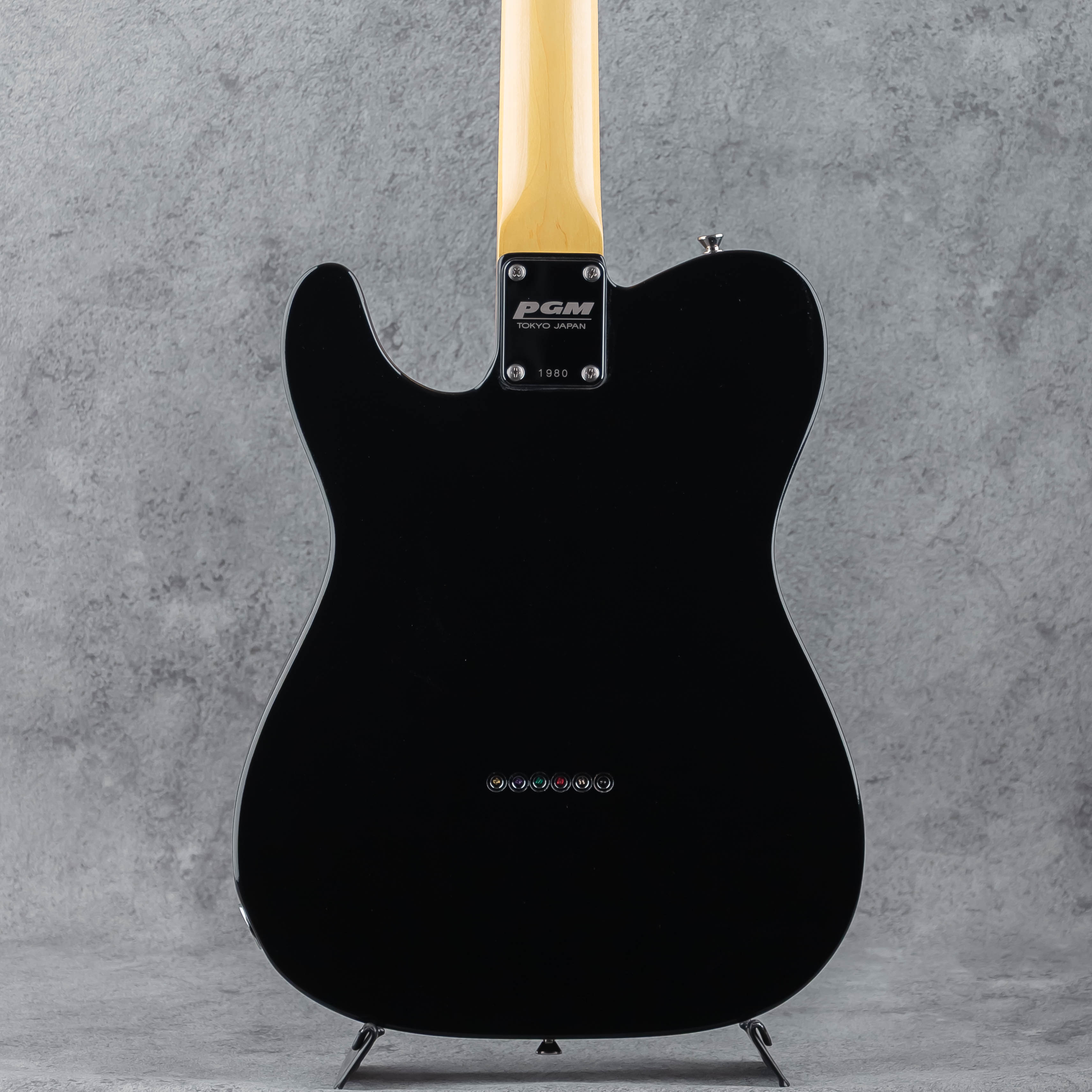 KNTE Black with Matching Head: エレキギター｜三木楽器公式通販サイト