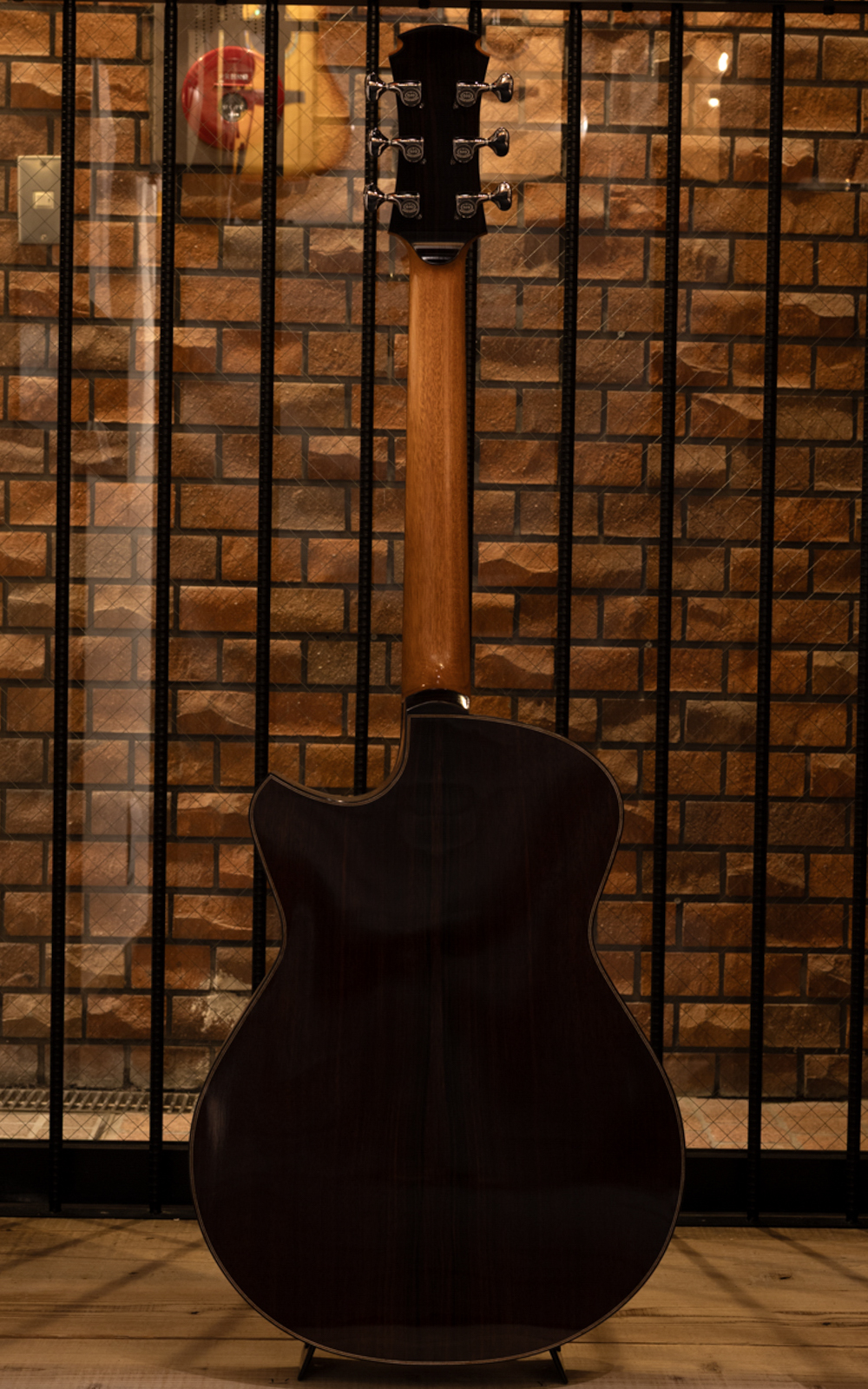 OM-cw Caucasian Spruce / Macassar Ebony