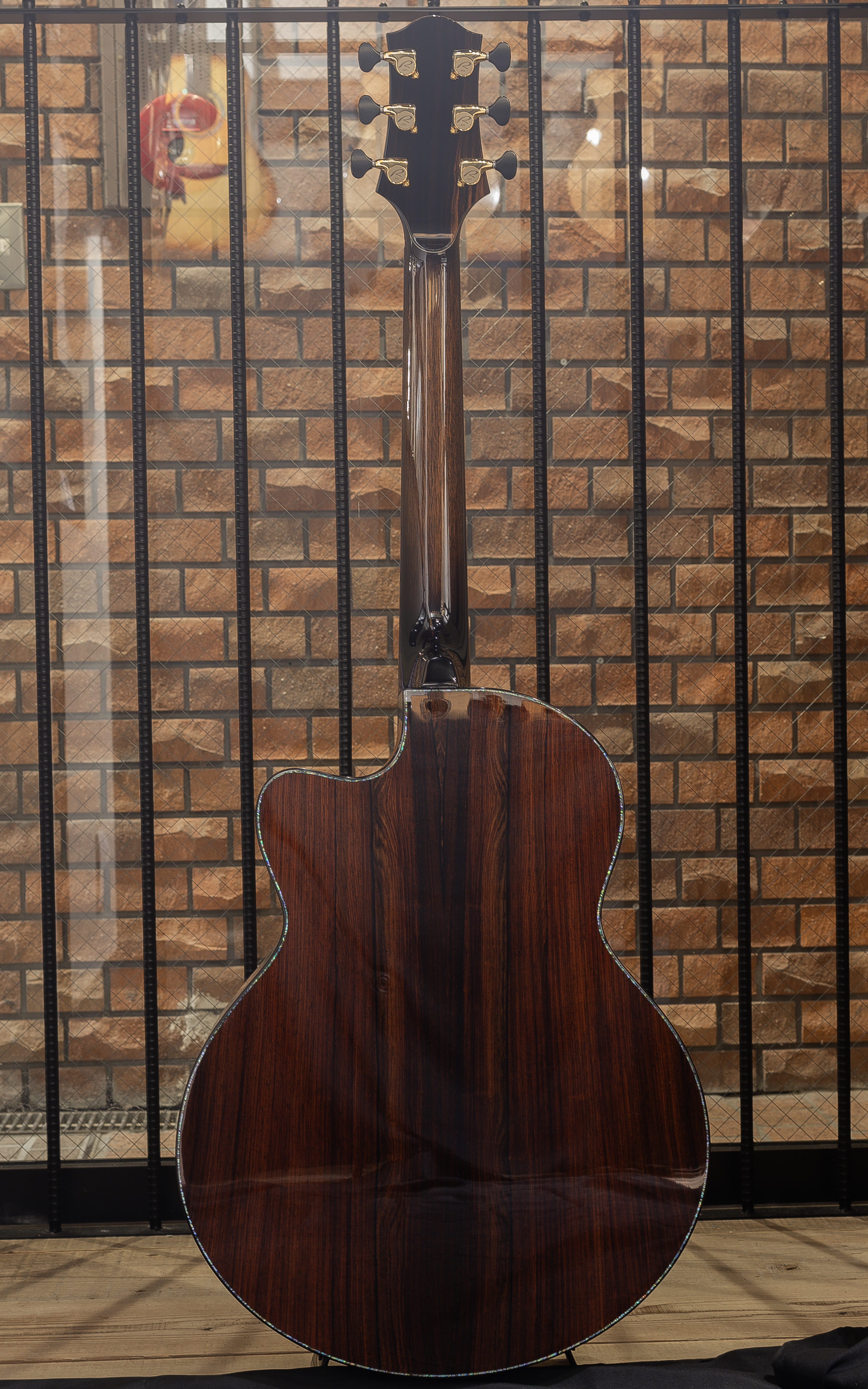 Nightingale Grand Soloist Cutaway European Spruce / Cocobolo