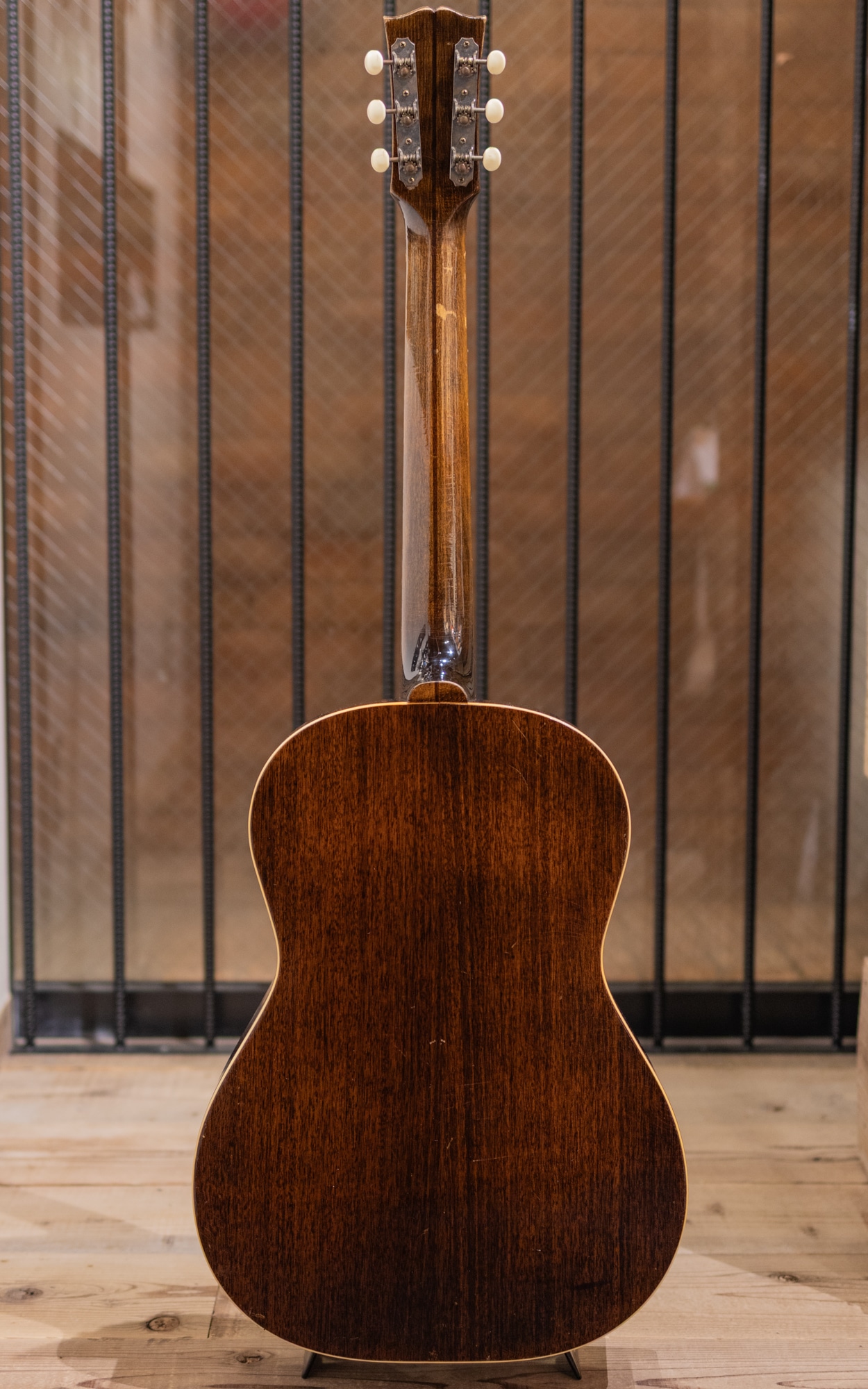 LG-2 Mahogany Top / 1944