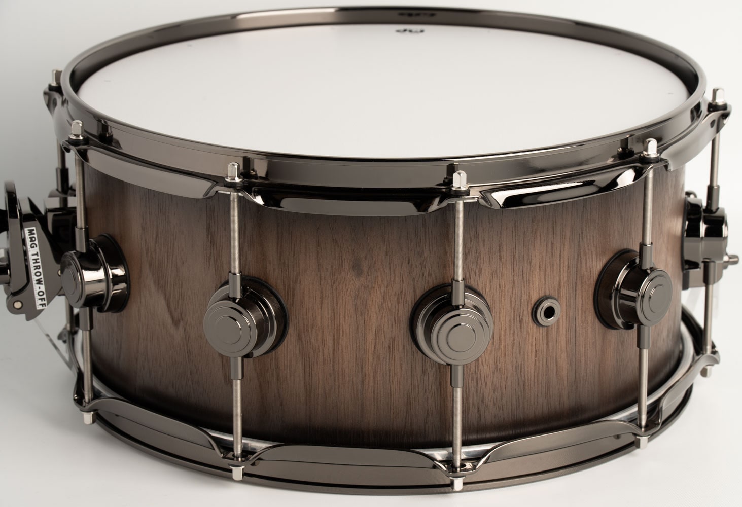DR936514SSN692 / Collector's Pure Walnut Natural To Quick Ebony Burst