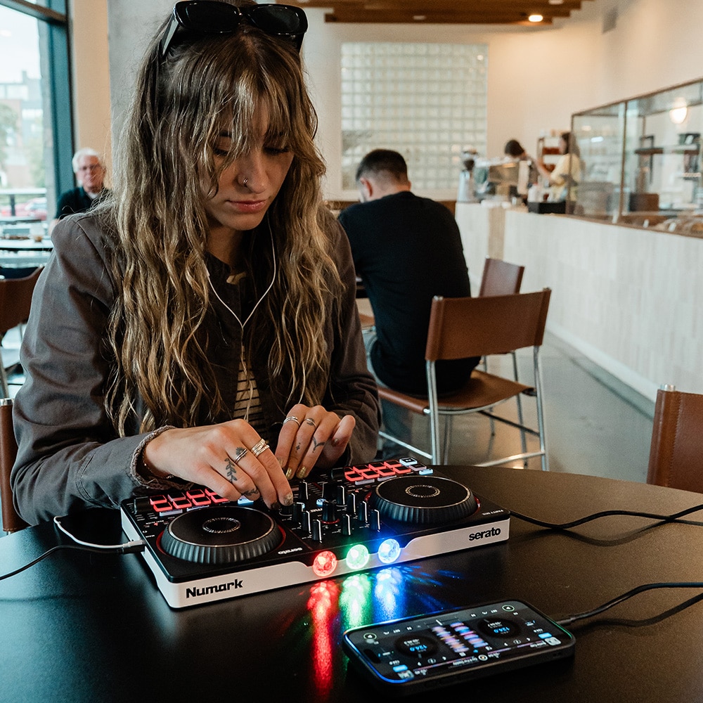 Numark DJコントローラー Party Mix 3 LED搭載 Bluetooth対応
