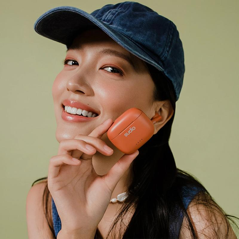 SUDIO ワイヤレス イヤホン A1 レッド Bluetooth5.3 IPX4レベル防水 マイク付き 軽量【国内正規品】