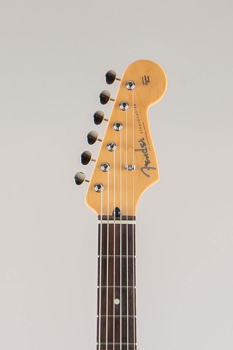 Made in Japan Hybrid II Stratocaster/Black/Rosewood Fingerboard