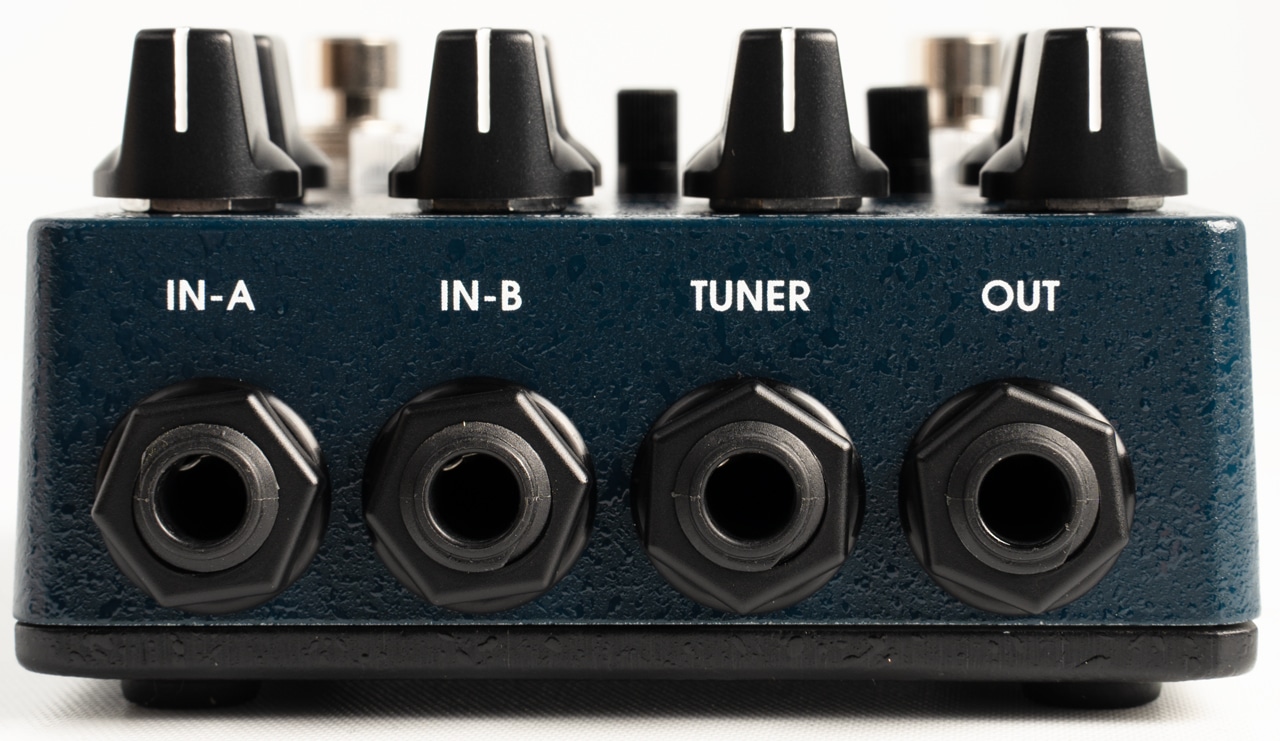 DUAL BASS STATION “DBS-1/2ch Bass Preamp”