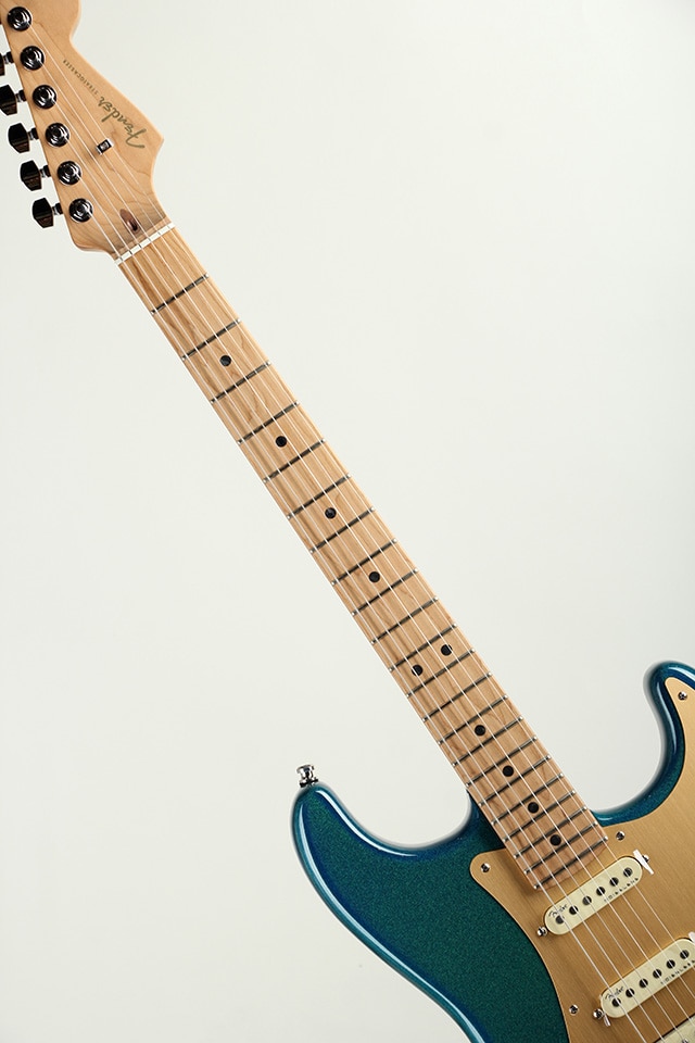 American Ultra II Stratocaster HSS Roasted Maple Aurora 【S/N US25000946】