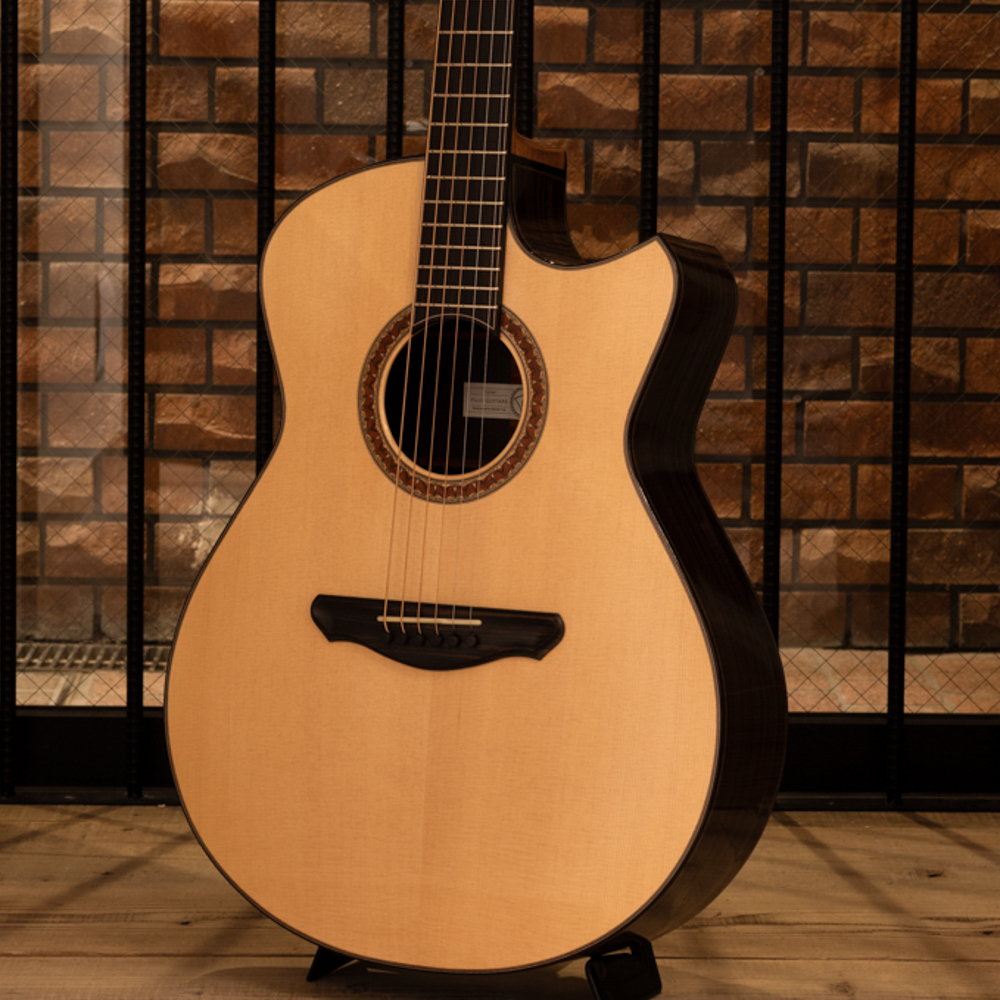 OM-cw Caucasian Spruce / Macassar Ebony