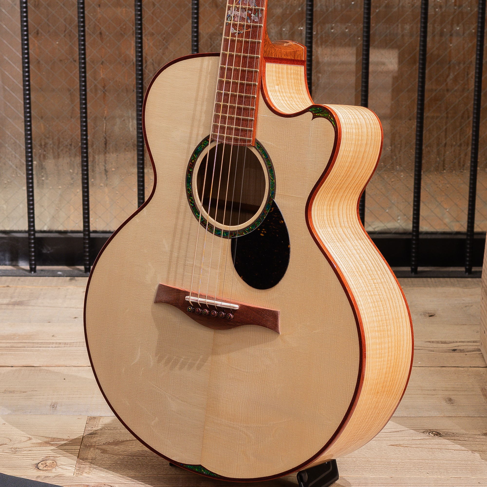 Watanabe Kazumi Model Curly White Ash -30th Anniversary-