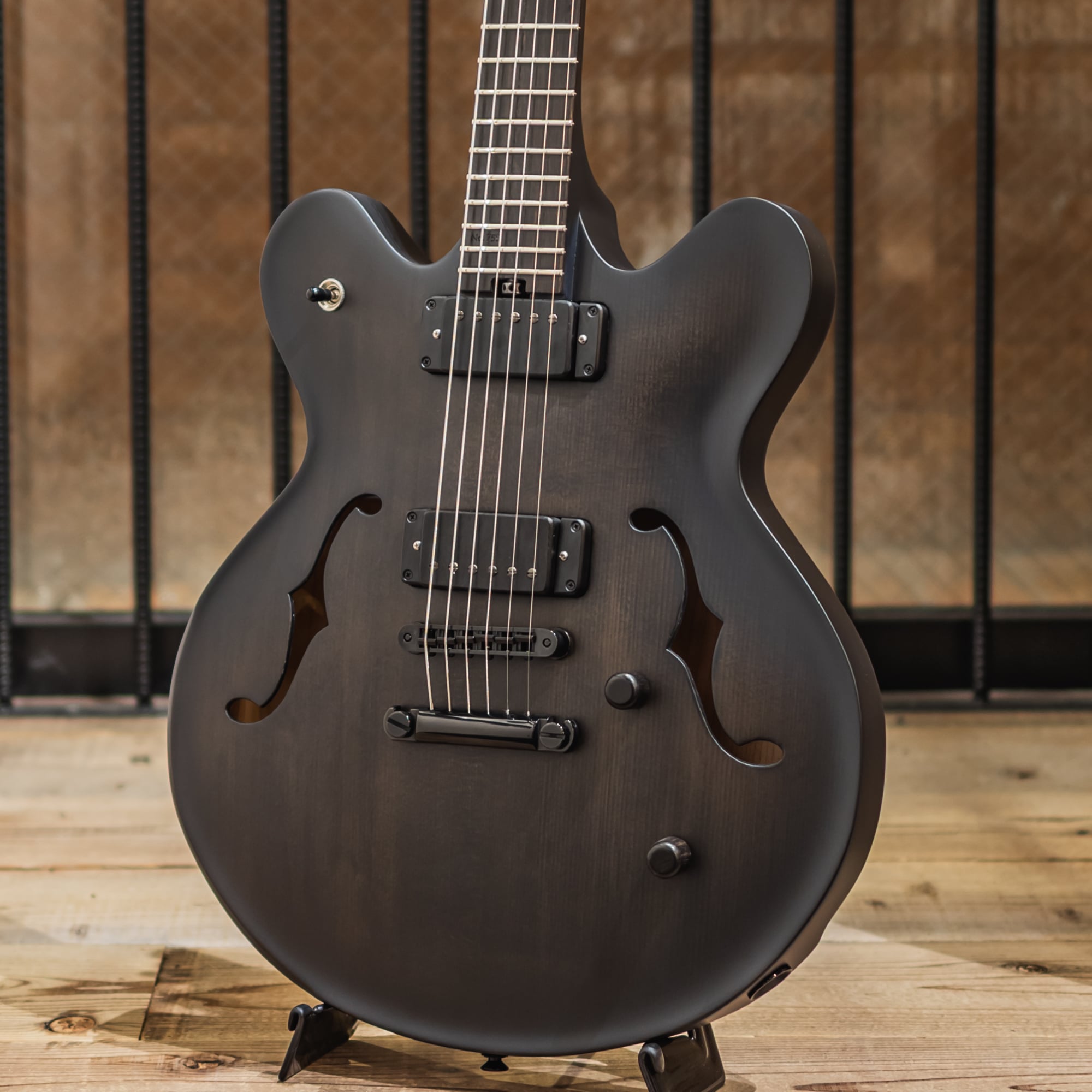 Model 35 Chambered Semi-hollow Black Smoke Sunburst Stain S/N:755