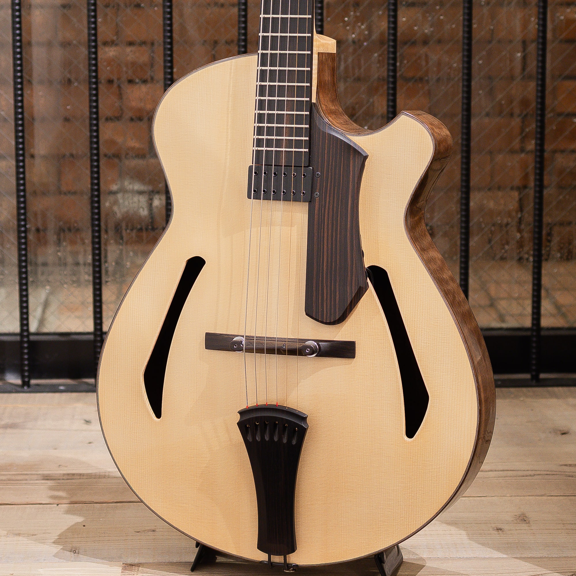 Archtop 16 Prototype Spruce / Black Walnut