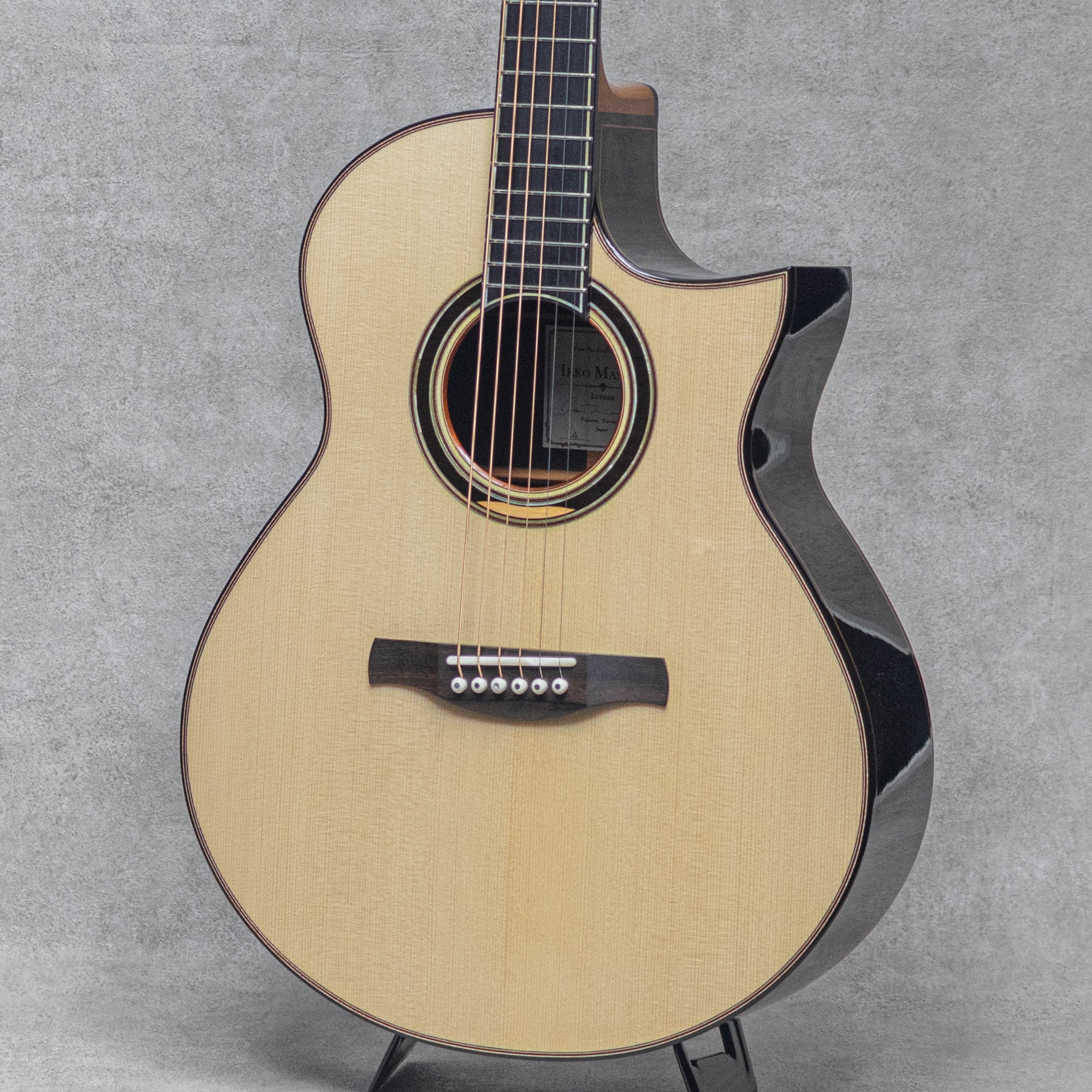 Model A Cutaway German Spruce / African Blackwood