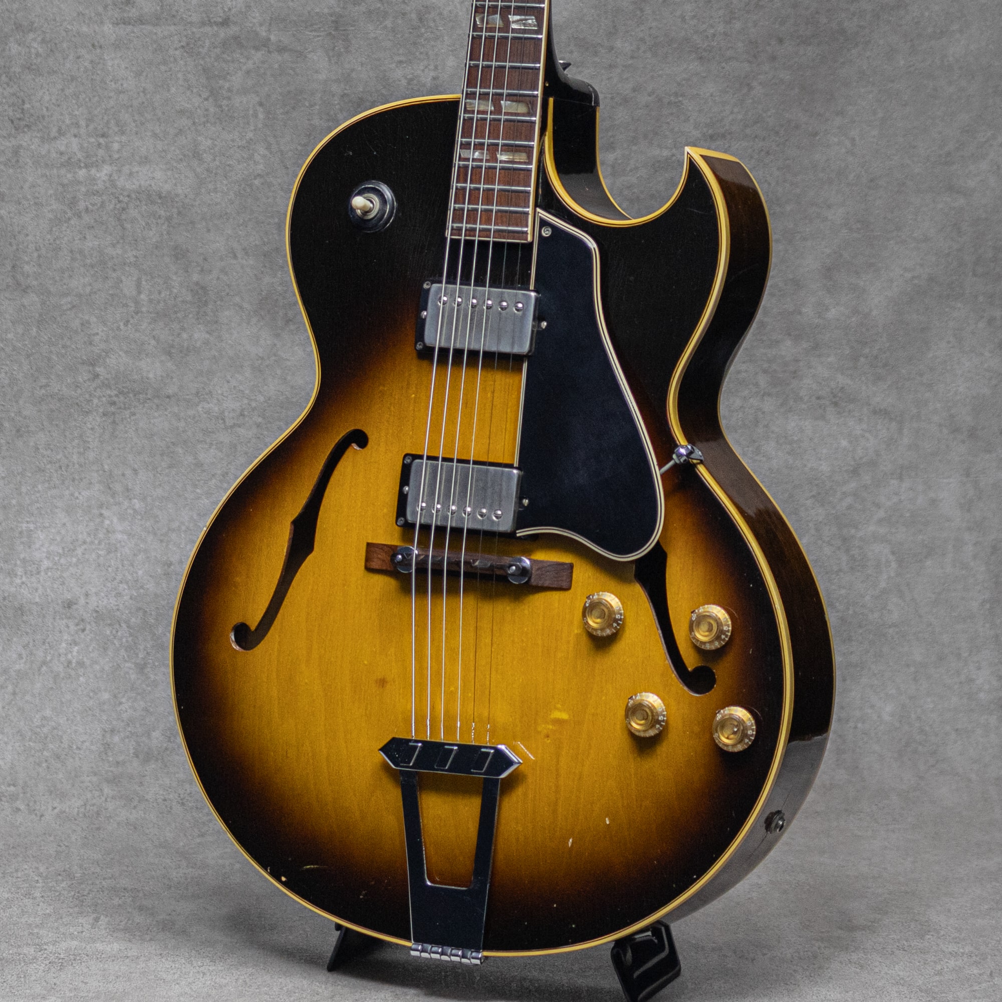 ES-175D Sunburst / 1966